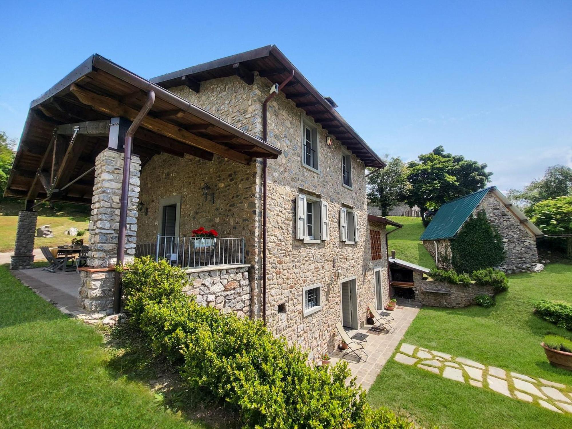 Il Pradicciolo Agriturismo Кастельнуово-ди-Гарфаньяна Экстерьер фото